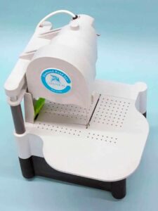 Máy cưa AquaSaw chống ăn mòn được thiết kế để sử dụng với nước mặn và thường được sử dụng để cắt san hô. Mang trên mình những cải tiến được thiết kế để giảm việc bảo trì khi cưa được sử dụng trong môi trường ăn mòn, chẳng hạn như với nước muối.